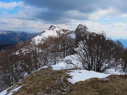 46 Le cime rocciose dello Zuc di Pralongone (1503 m) 